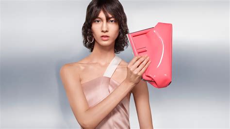 Fendi First: le borse in pelle per Donna .